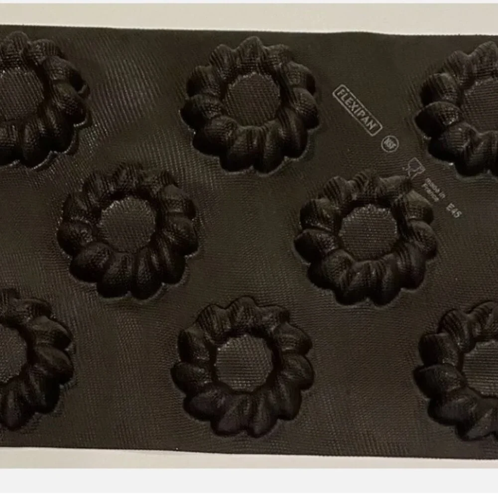 Demarle Flexipan Bundtlet Nonstick Baking Mold Cake Pan France 8 Wells E45